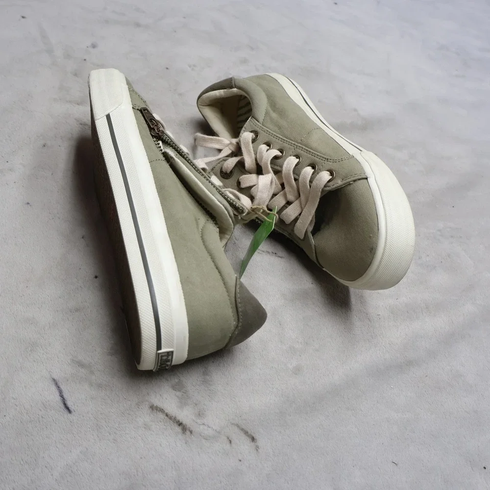 Taos Footwear Olive Green and Cream Women's Sneakers